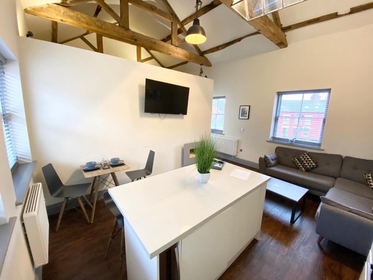 לידס Loft At The Coach House Apartments מראה חיצוני תמונה