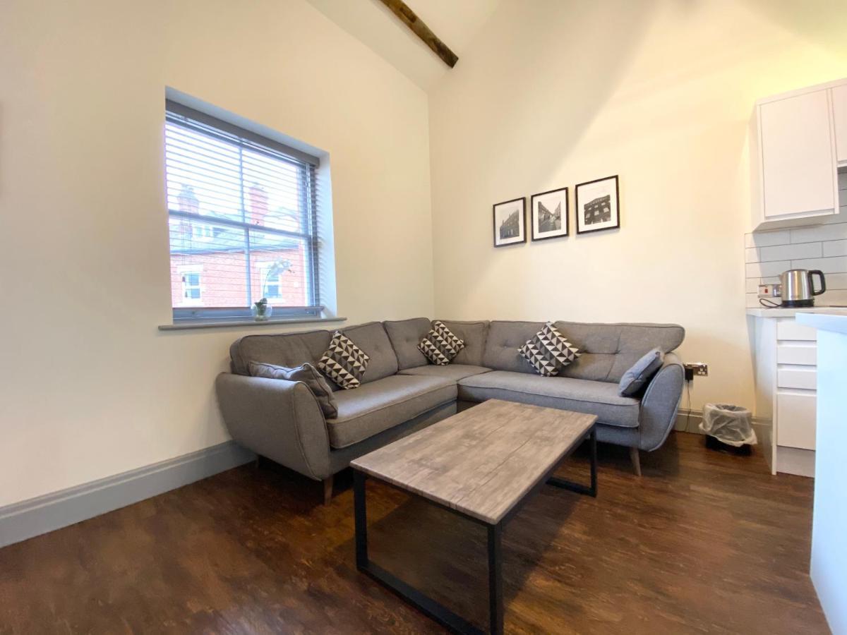לידס Loft At The Coach House Apartments מראה חיצוני תמונה