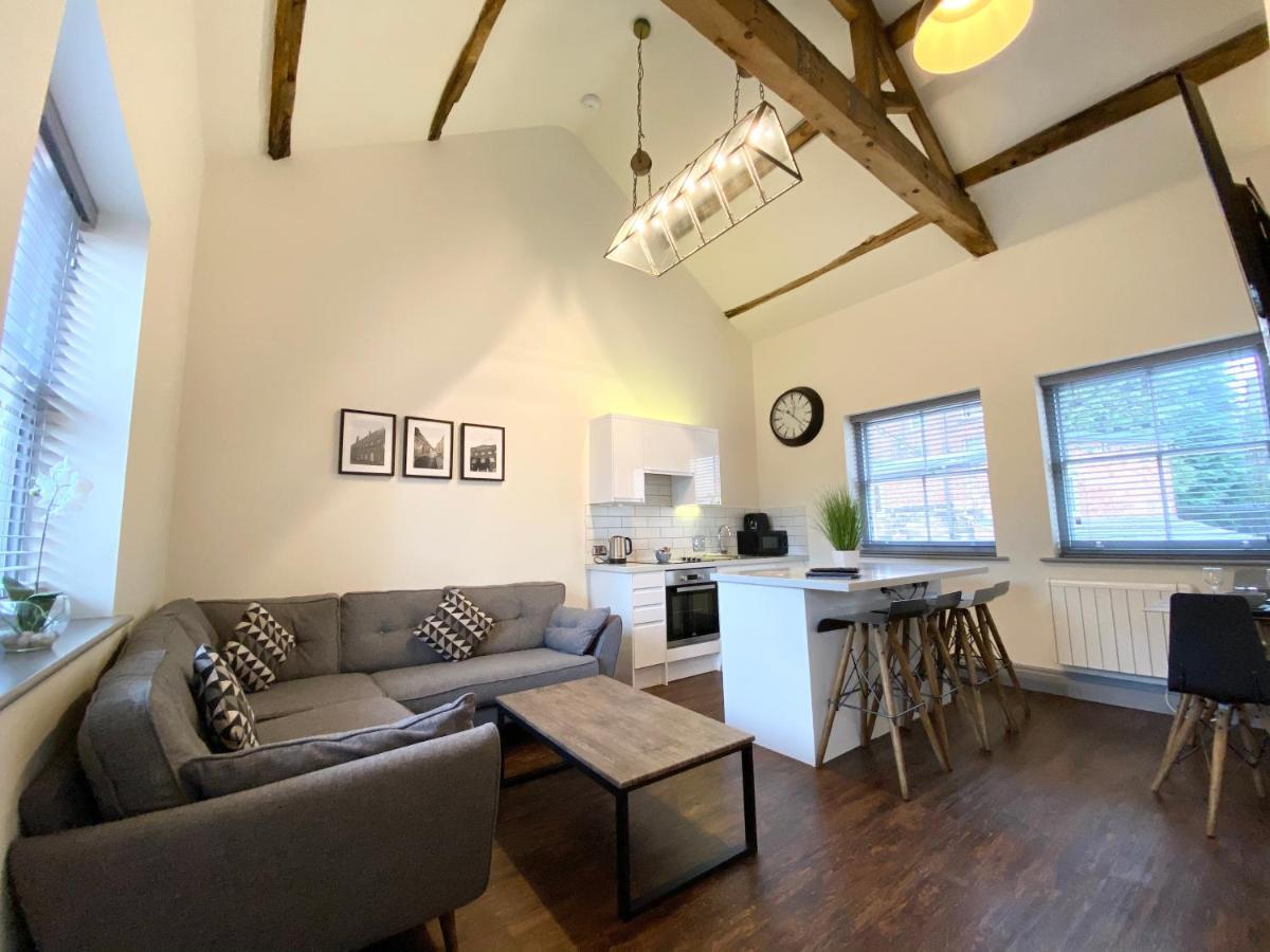 לידס Loft At The Coach House Apartments מראה חיצוני תמונה