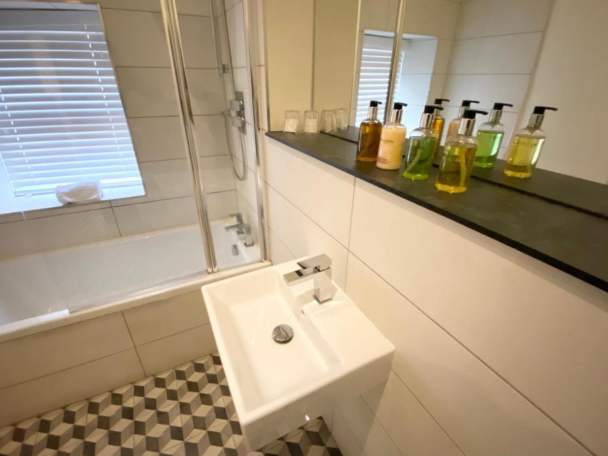 לידס Loft At The Coach House Apartments מראה חיצוני תמונה